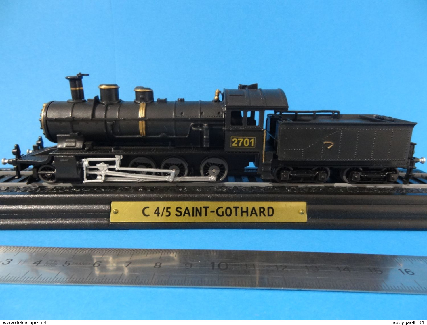 A saisir **Lot de 29 locomotives** en plastique édition HACHETTE voir description pour détail des modèles