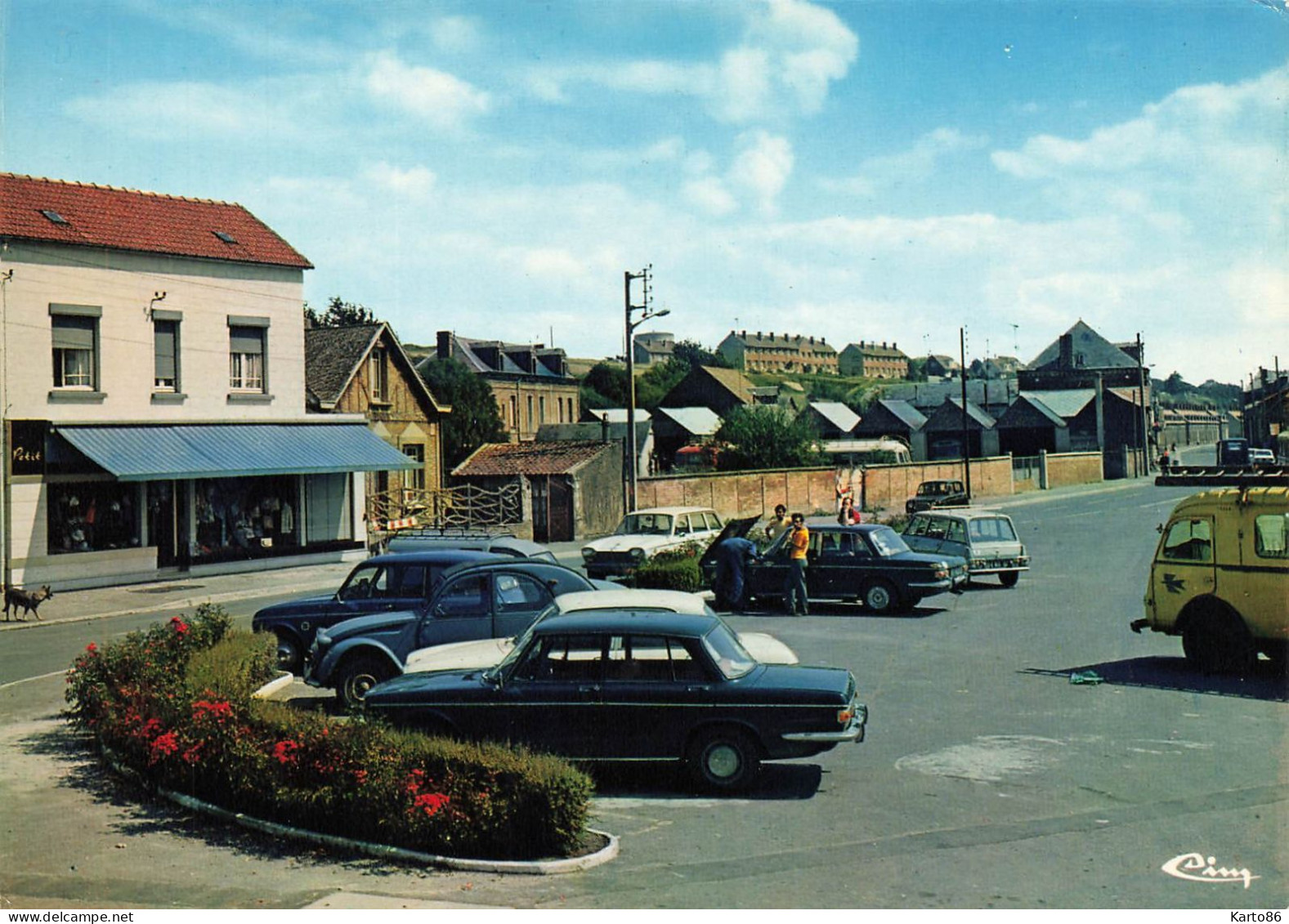 St Ouen * La Place Jean Catlas * Automobiles Anciennes * Automobile Citroën 2cv * Camion La Poste * Autos - Saint Ouen