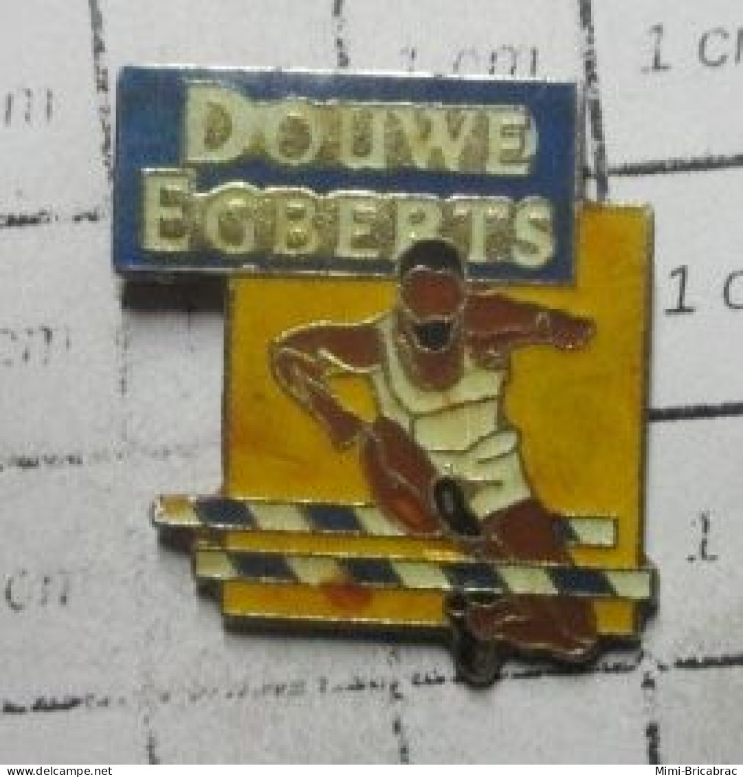 712E Pin's Pins / Beau Et Rare / SPORTS / ATHLETISME COURSE DE HAIES DOUWE EGBERTS - Gymnastics