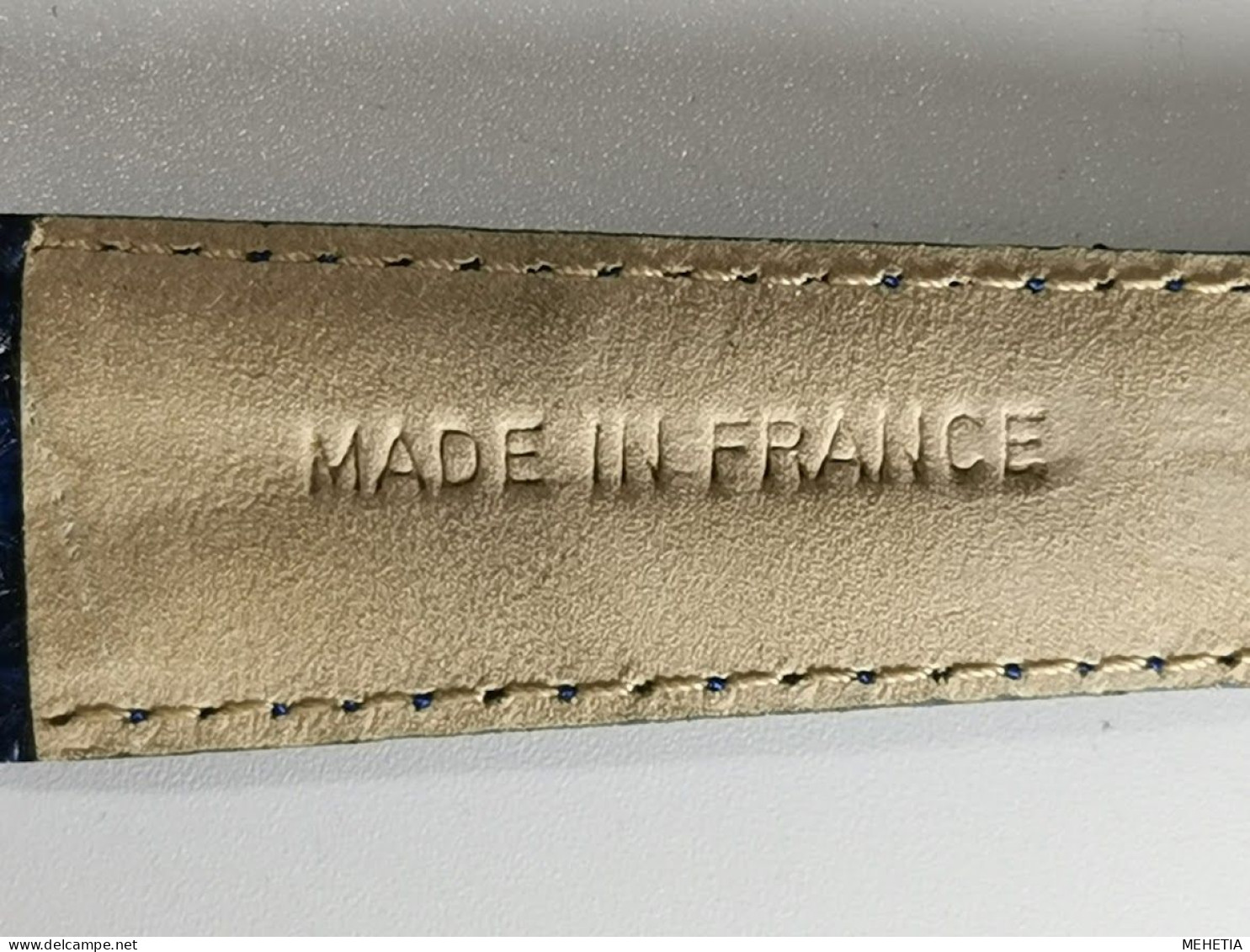 Bracelet de Montre en cuir de Saumon Neuf - Bleu  - Fait Main en France 20mm livré avec 2 Pompes inox
