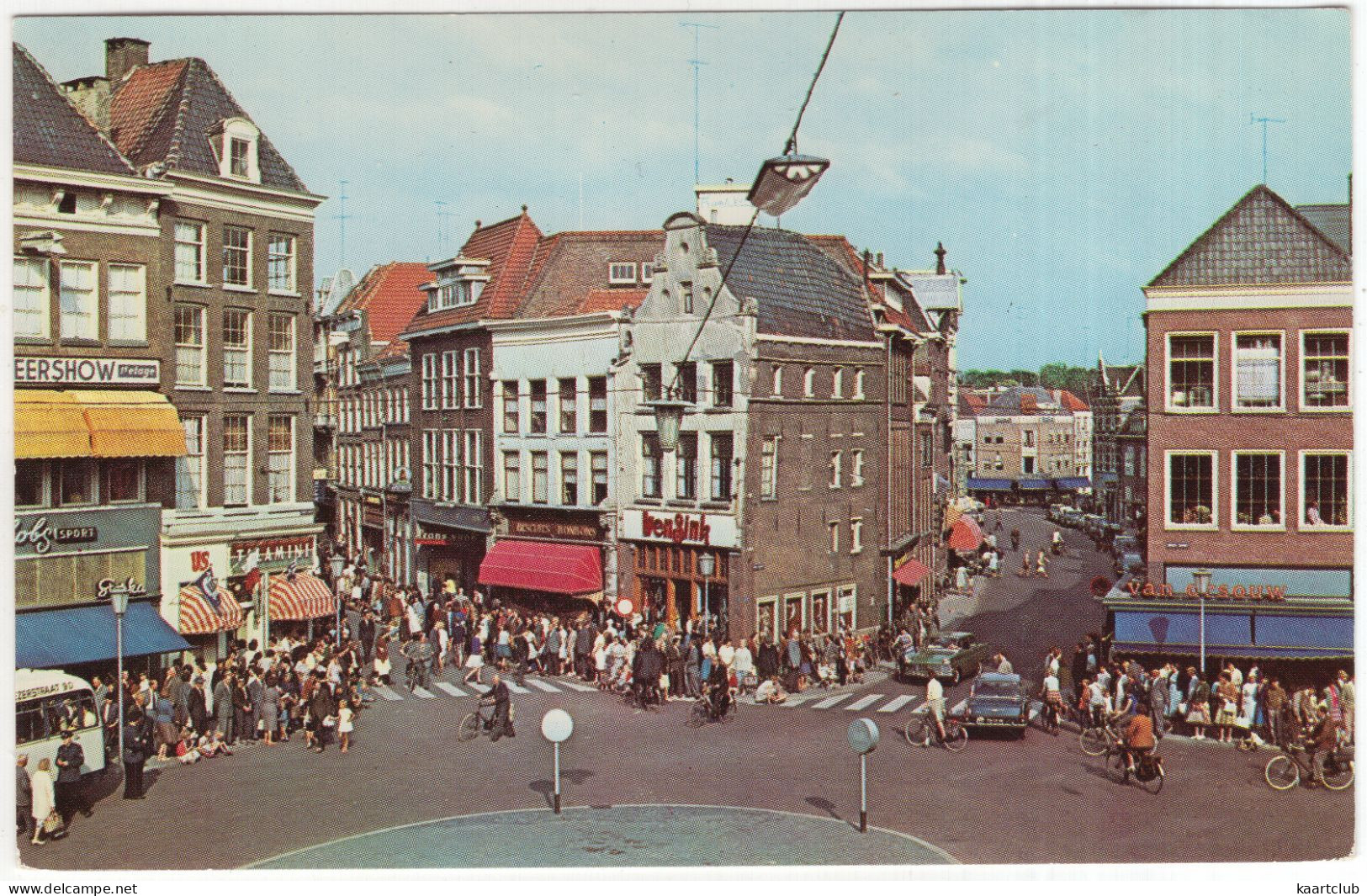 Zwolle - Grote Markt - (Overijssel, Nederland/Holland) -  2x Opel Rekord P2 - Zwolle