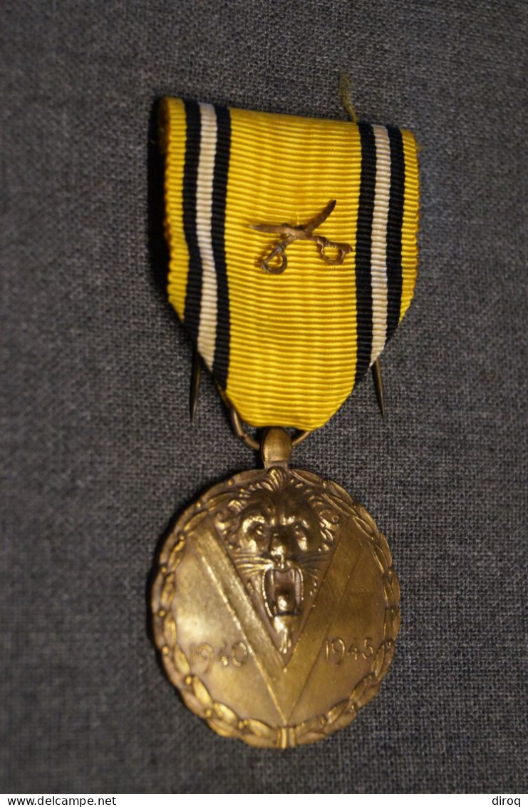 Décoration,médaille Militaire,Résistance,40 - 45 ,avec Sabres,collection Militaria - Belgium