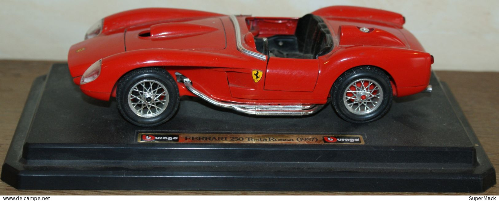 BURAGO FERRARI 250 TestaRossa (1957) - Echelle 1:24 ### COMME NEUVE ### - Burago