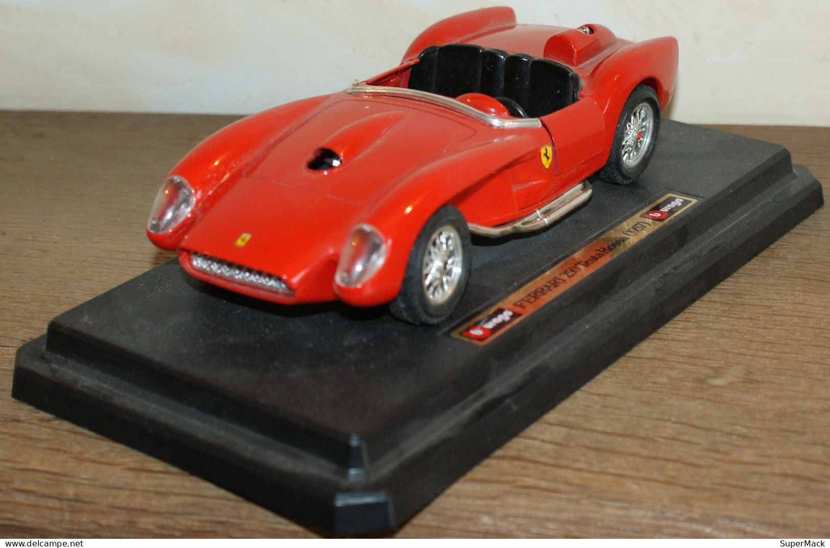 BURAGO FERRARI 250 TestaRossa (1957) - Echelle 1:24 ### COMME NEUVE ### - Burago