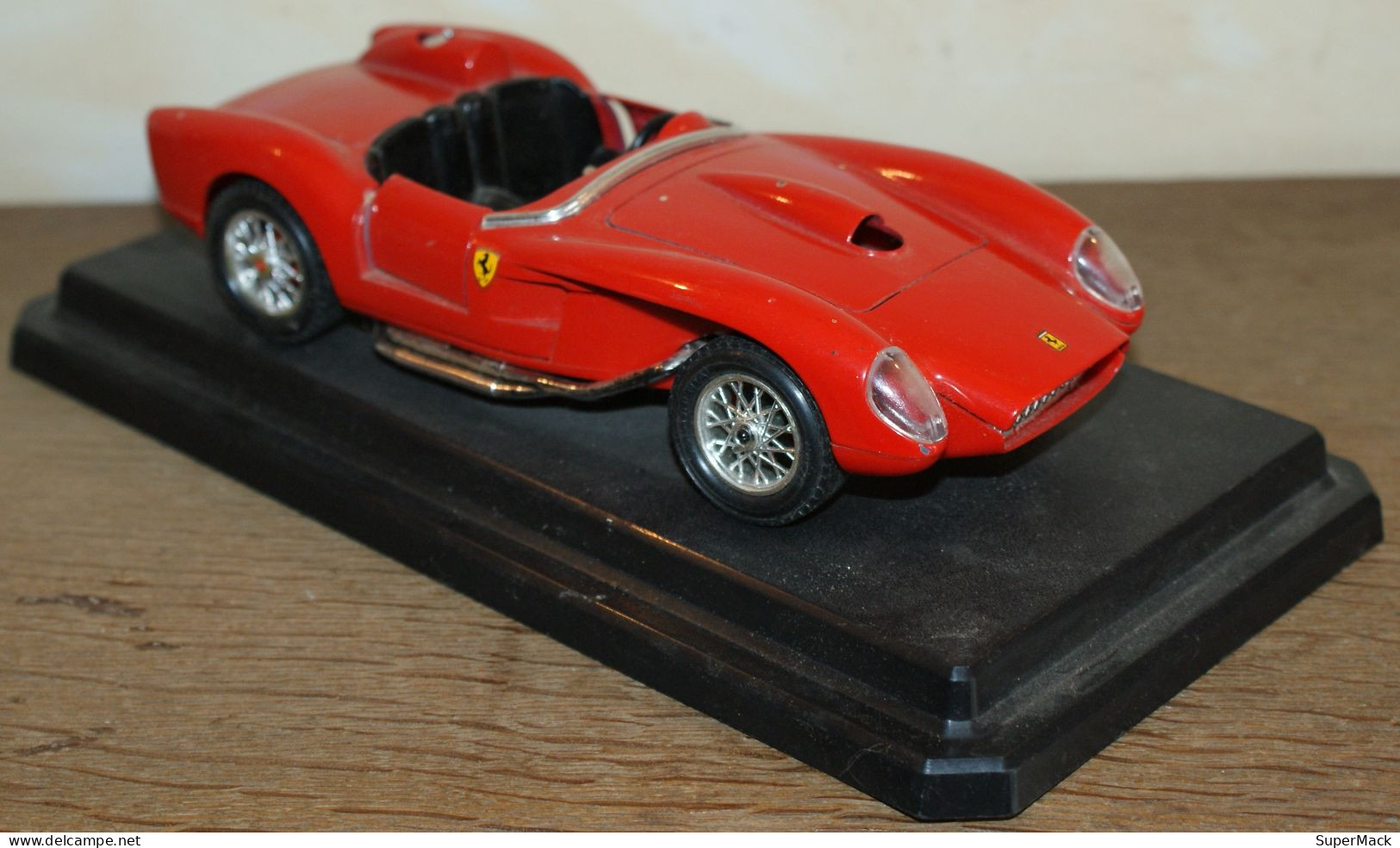 BURAGO FERRARI 250 TestaRossa (1957) - Echelle 1:24 ### COMME NEUVE ### - Burago