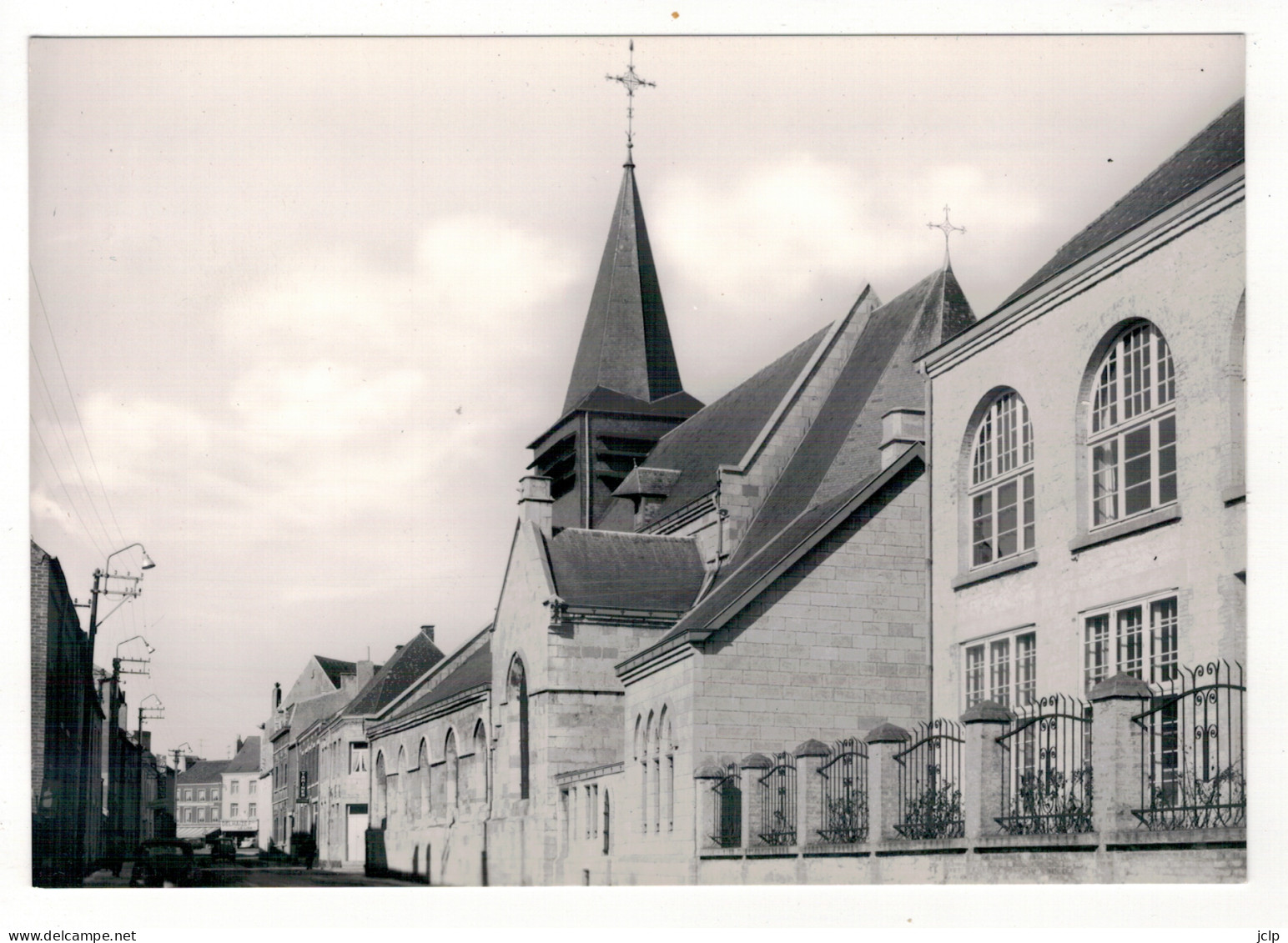 PHILIPPEVILLE - L'Eglise (XVIe Siècle) Et Le Pensionnat. - Philippeville