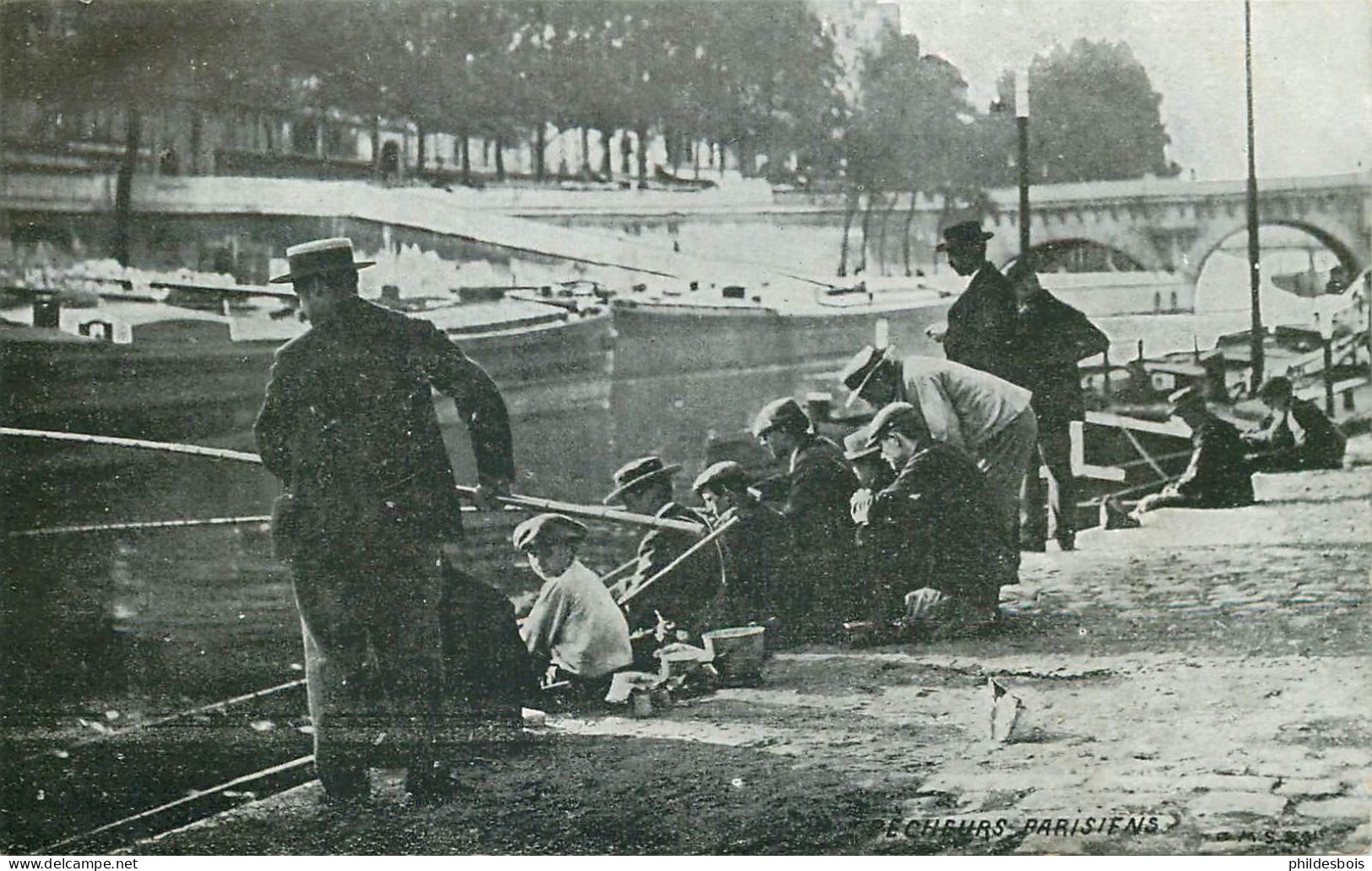 PARIS   ( Berges De La Seine  )  PECHEURS - La Seine Et Ses Bords