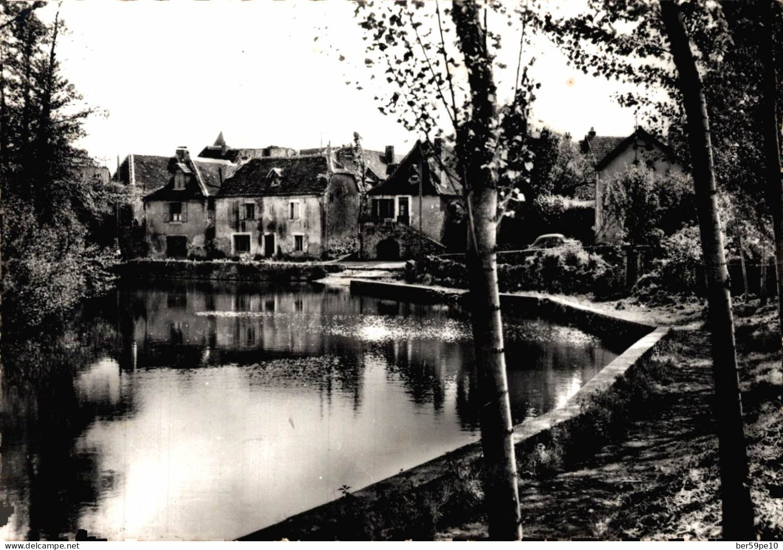 46 ASSIER LA RIVIERE ET SON FAUBOURG - Assier