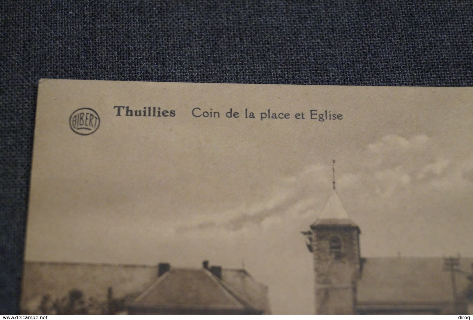 Thuillies , Coin De La Place Et L'église, Belle Ancienne Carte Postale,pour Collection - Thuin