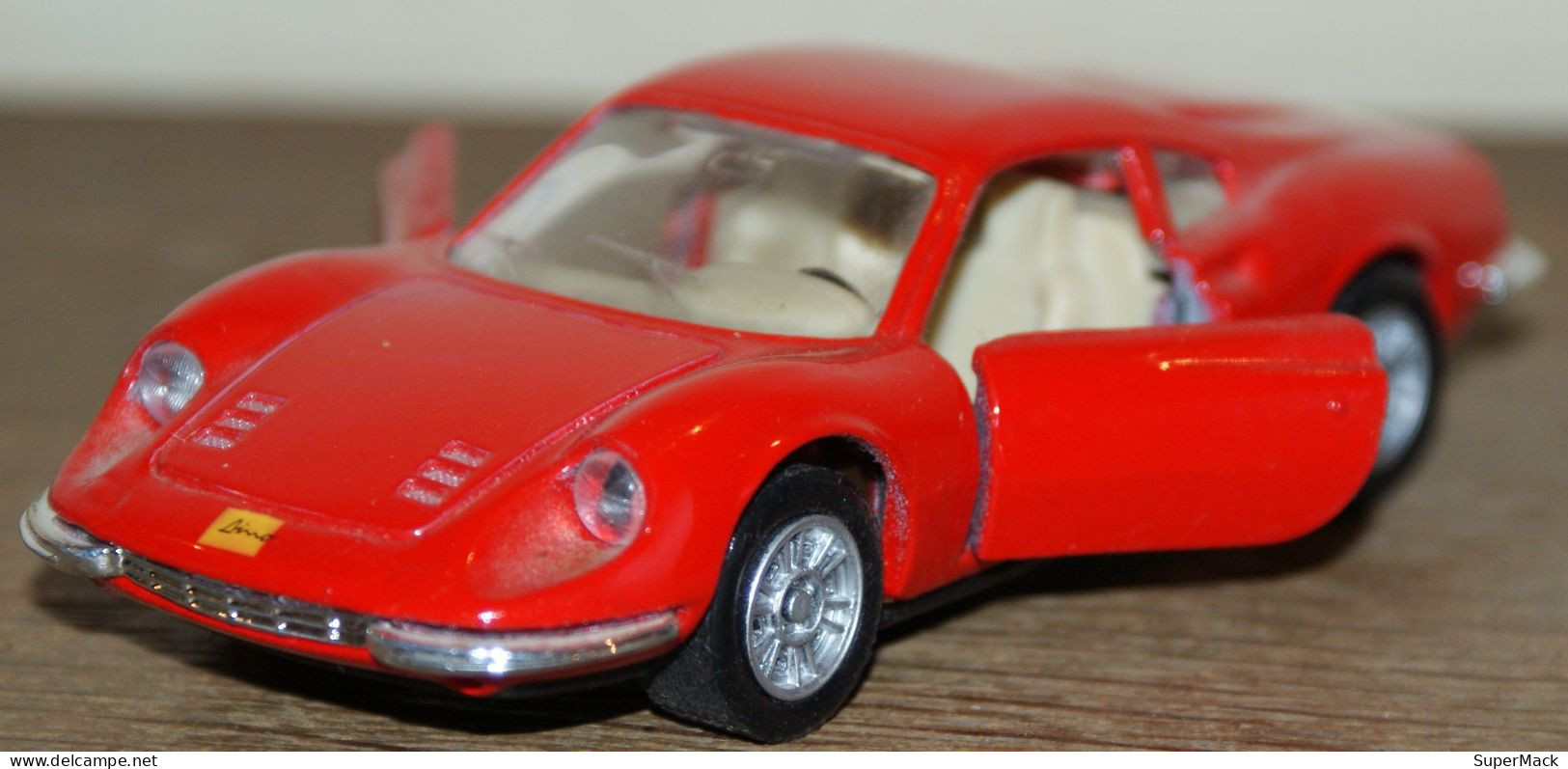 MAISTO (Collection SHELL) - Ferrari Dino 246 GT Rouge 1:36 - Maisto