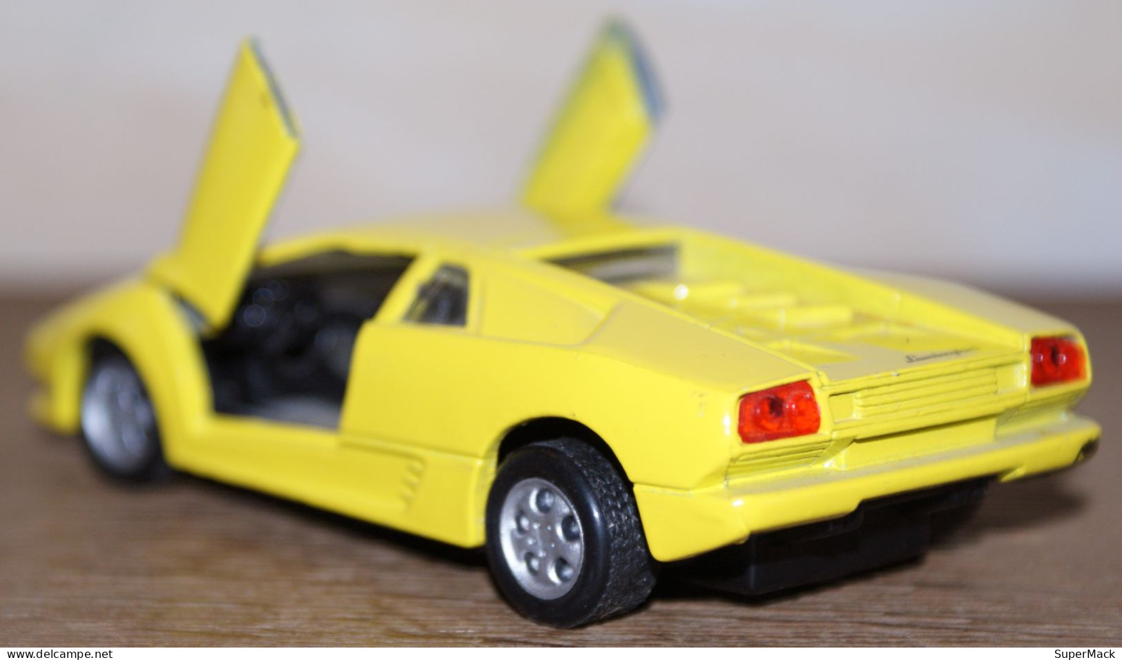 MAISTO (Collection SHELL) - Lamborghini Diablo Jaune 1:40 - Maisto