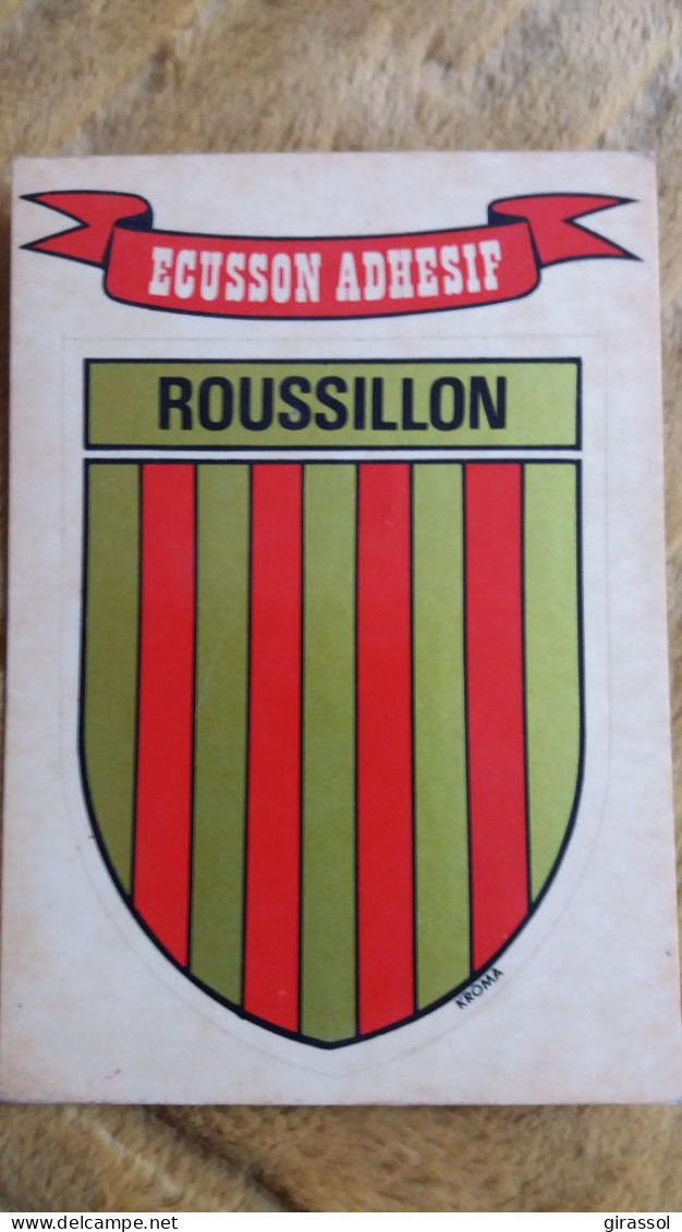 CPSM ECUSSON AUTOCOLLANT ADHESIF BLASON ARMOIRIES ROUSSILLON  VILLES ET PROVINCES DE FRANCE ED KROMA - Languedoc-Roussillon