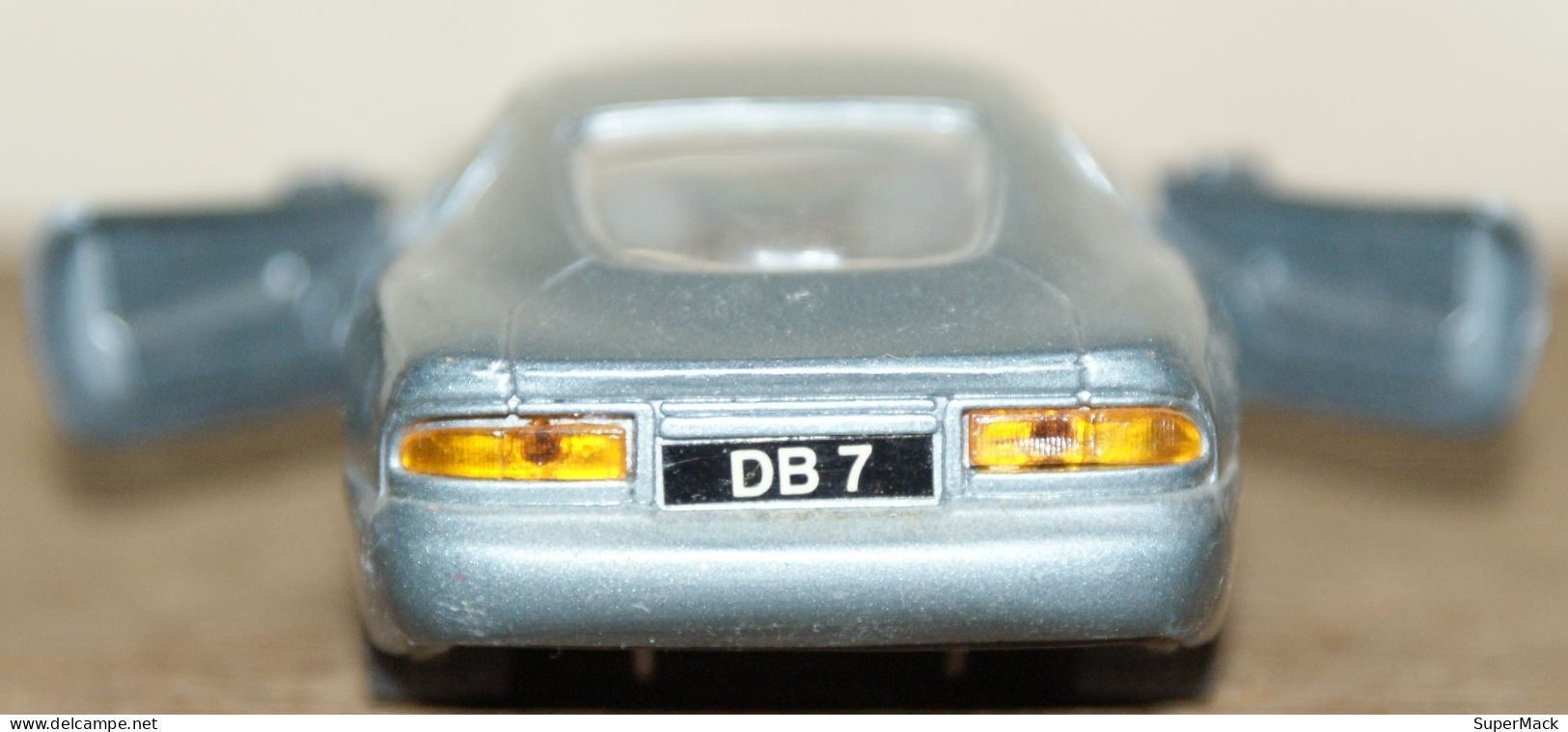 MAISTO (Collection SHELL) - Aston Martin DB7 Bleue Claire - 1:40 - Maisto