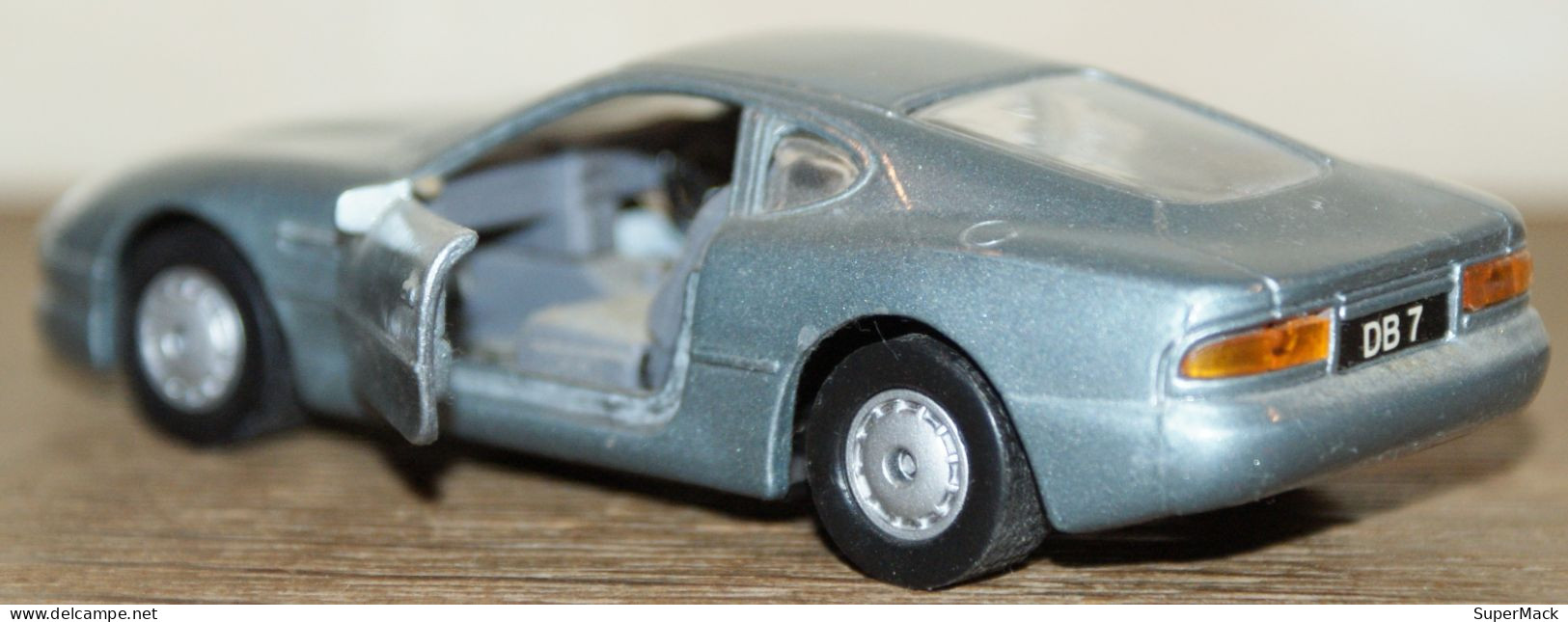 MAISTO (Collection SHELL) - Aston Martin DB7 Bleue Claire - 1:40 - Maisto