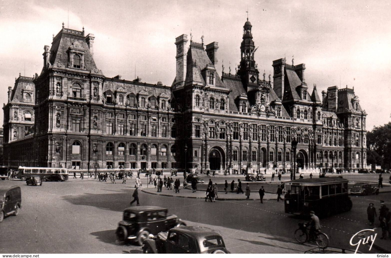 20483 PARIS   HOTEL DE VILLE   ( Voitures  Autobus )  ( 2 Scans) 75 - Arrondissement: 04