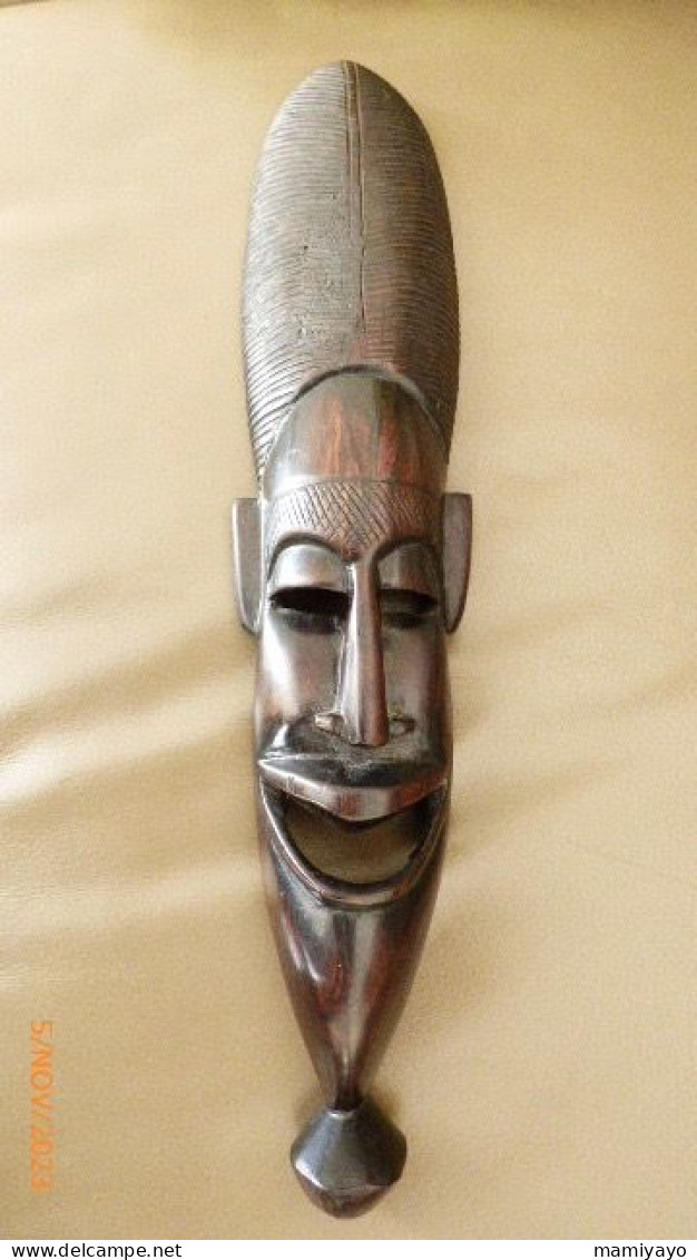 MASQUE AFRICAIN EN BOIS PRÉCIEUX (genre ébène) - African Art