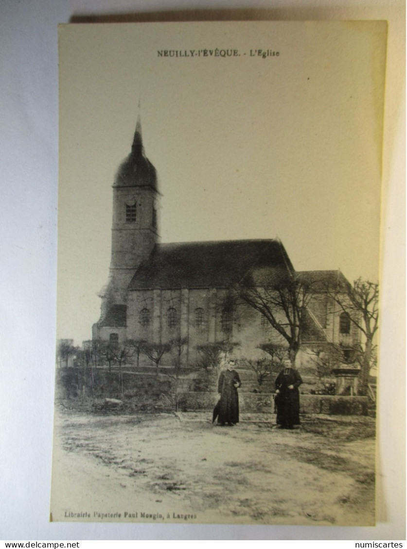 Carte Postale Neuilly L'Eveque (52) L'Eglise (Petit Format Noir Et Blanc Non Circulée ) - Neuilly L'Eveque