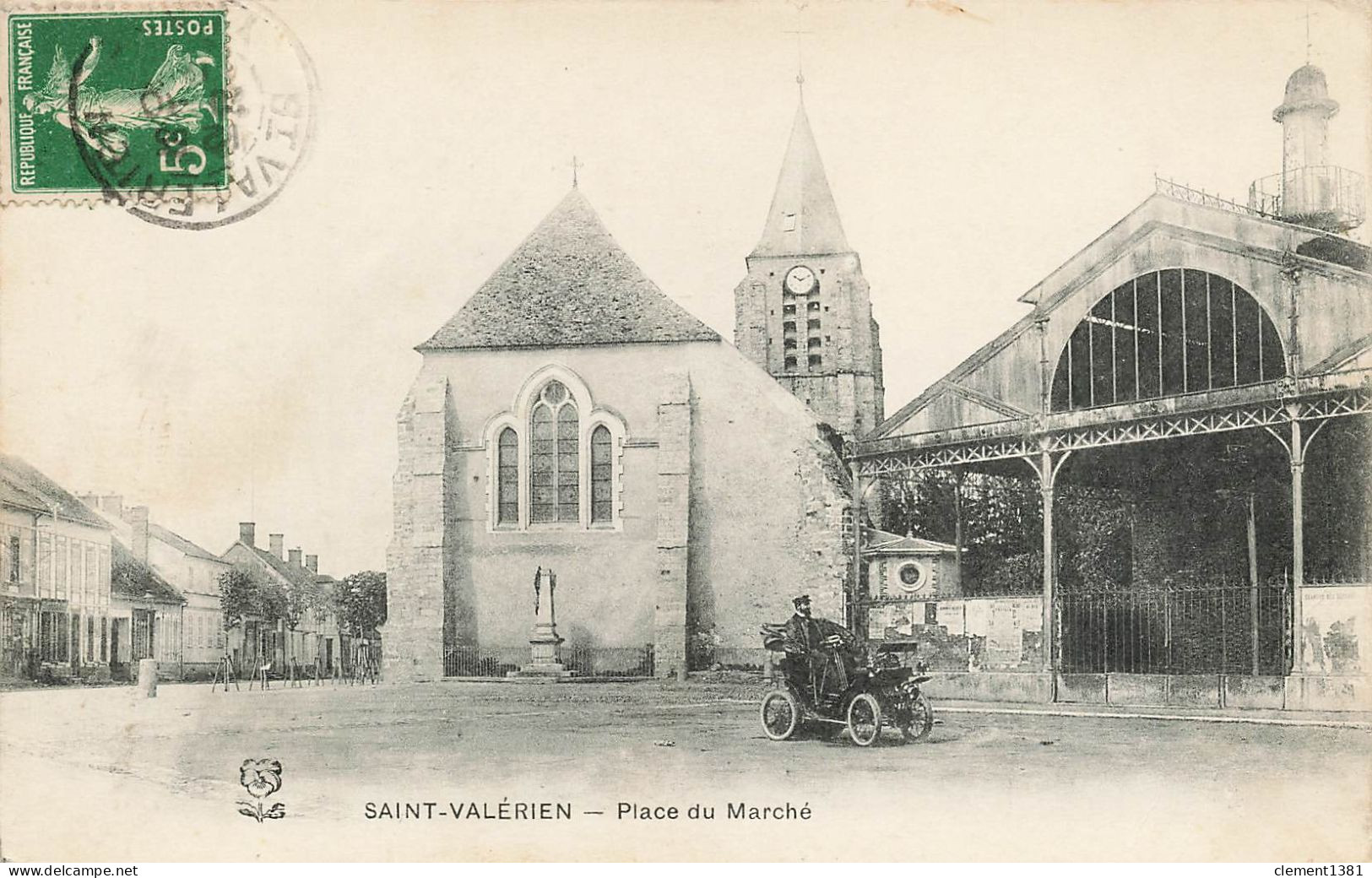 Saint Valerien Place Du Marche Voiture Auto - Saint Valerien