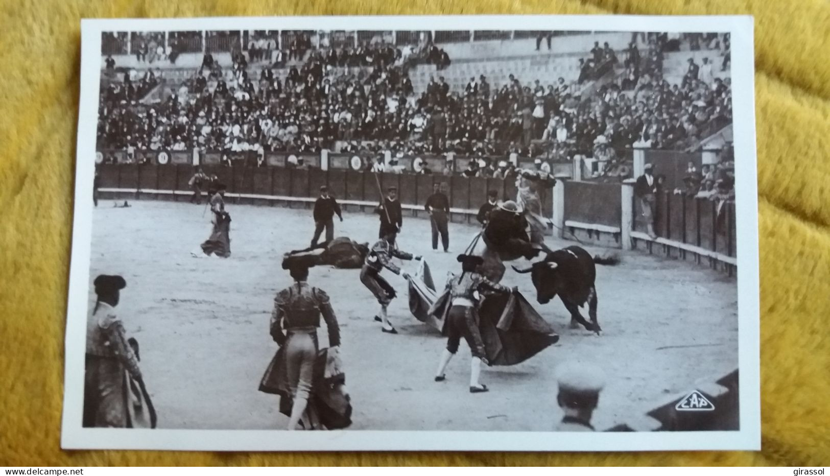 CPA COURSE DE TAUREAUX MATADORS FAISANT LE QUITTE APRES UNE PIQUE 1930 ED C A P 13  TORERO TOREADOR ? TAUREAU - Taureaux