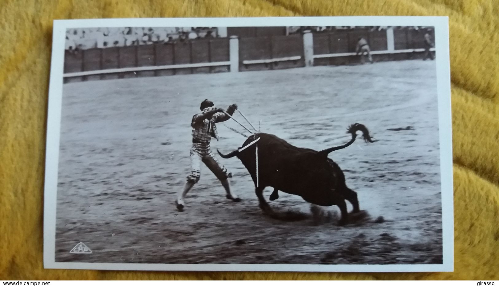 CPA COURSE DE TAUREAUX POSE DE BANDERILLES AU CUARTO 1930 ED C A P 17  TORERO TOREADOR ? TAUREAU - Taureaux