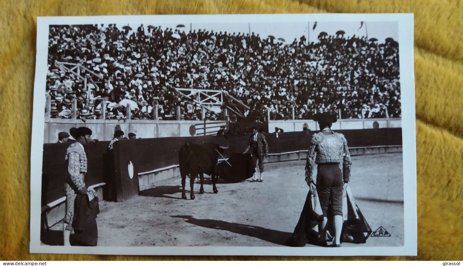 CPA COURSE DE TAUREAUX MATADOR PLACANT LE TAUREAU POUR LUI PORTER LE COUP D EPEE 1930 ED C A P 18  TORERO  ? TAUREAU - Stiere