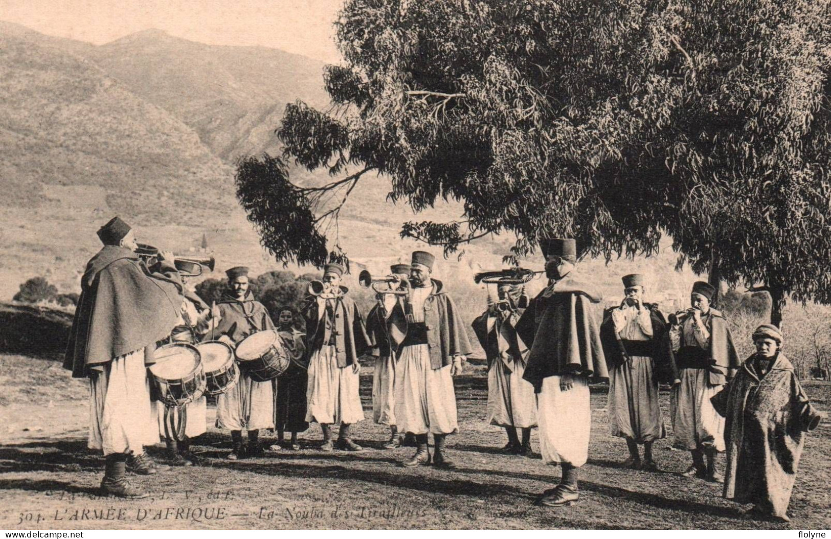 Militaria - L'armée D'afrique - La Nouba Des Tirailleurs - Soldats Régiment Militaires - Régiments