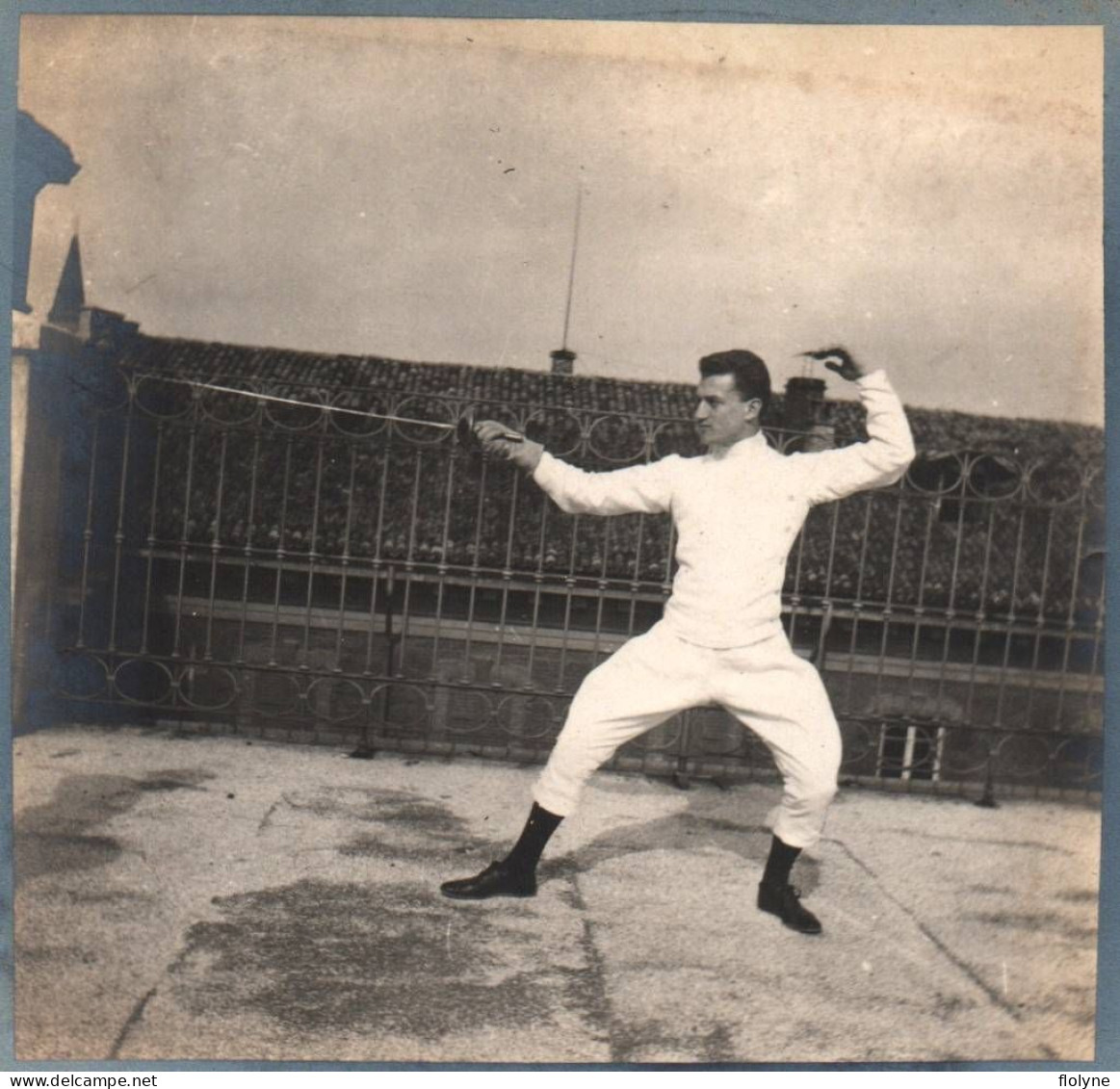 Escrime - 2 Photos Anciennes - Escrimeur En Position - Sport épée - Fencing