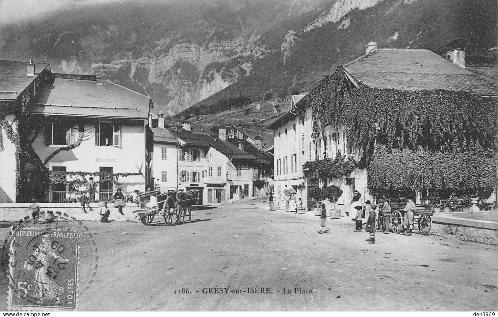 GRESY-sur-ISERE (Savoie) - La Place - Attelage De Cheval - Voyagé 1909 (2 Scans) Emile Monnière Huissier à Blesle 43 - Gresy Sur Isere