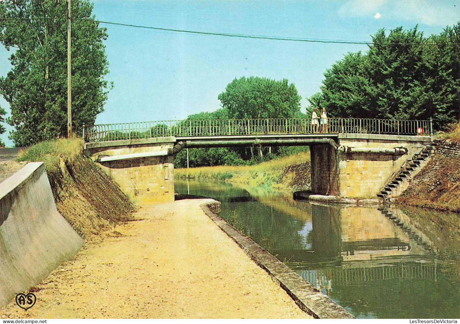 FRANCE - Flogny - Le Pont Et Le Canal De Bourgogne - Carte Postale - Flogny La Chapelle