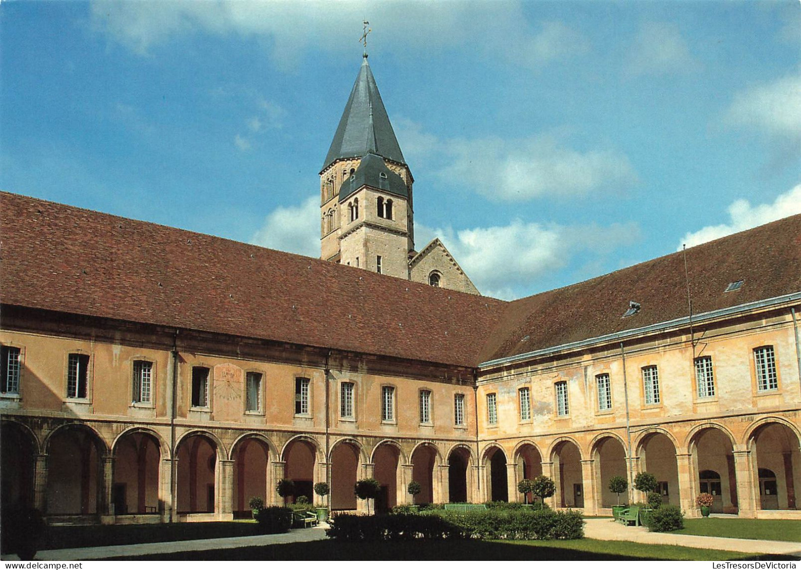 FRANCE - Cluny - Abbaye De Cluny - Cloître Des Bâtiments Conventuels Du XVIIIè Siècle - Carte Postale - Cluny