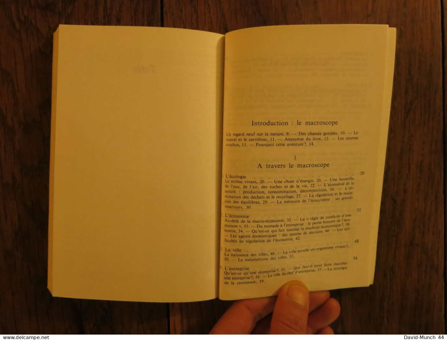 Le macroscope de Joël de Rosnay. Editions du Seuil, Points. 1975