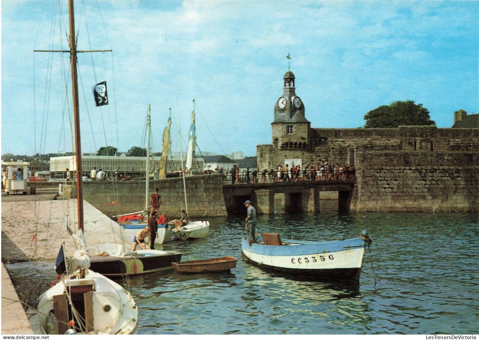 FRANCE - Concarneau - Le Beffroi Et Les Remparts - Carte Postale - Concarneau