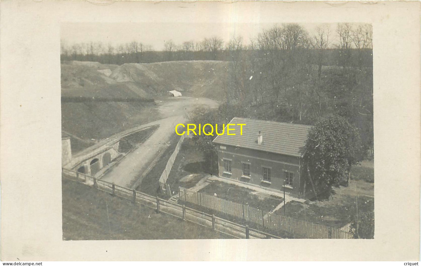 78 Montigny Les Bretonneux, Carte Photo N° 3, Fort De St Cyr, La Station Météo Vue D'en Haut, Beau Document - Montigny Le Bretonneux