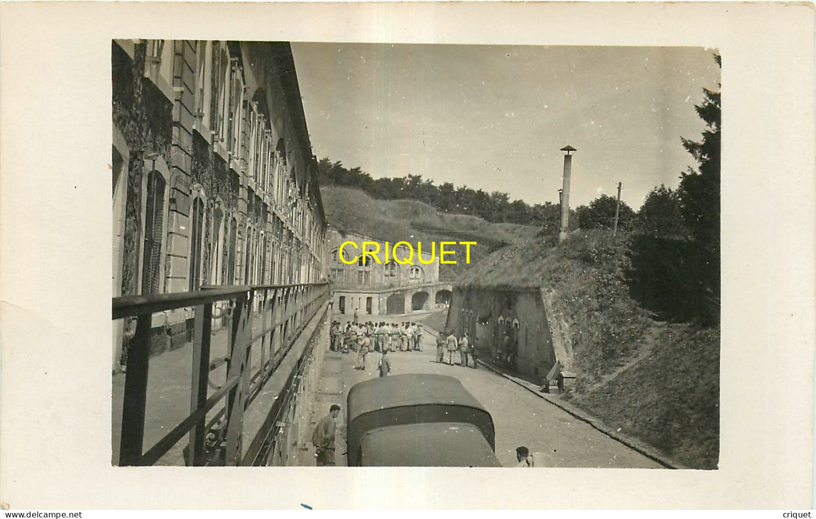 78 Montigny Les Bretonneux, Carte Photo N° 2, Fort De St Cyr, Groupe De Militaires, Camion ..., Beau Document - Montigny Le Bretonneux