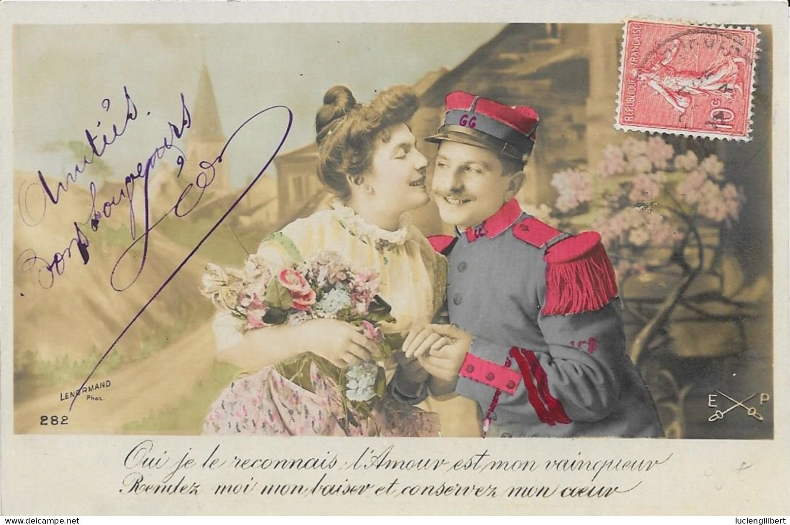 CARTES  FANTAISIE ANNEE 1908 -  COUPLE   AVEC  MILITAIRE - 1907  -  CIRCULEE - COLLECTION JULIETTE - VARENNES SUR LOIRE - Collections & Lots