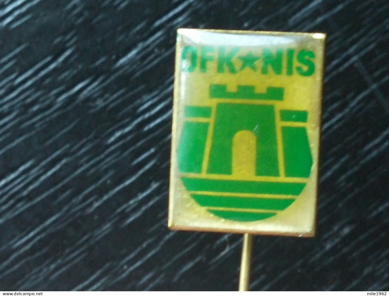 Badge Z-22-13 - SOCCER, FOOTBALL CLUB NIS, SERBIA - Football