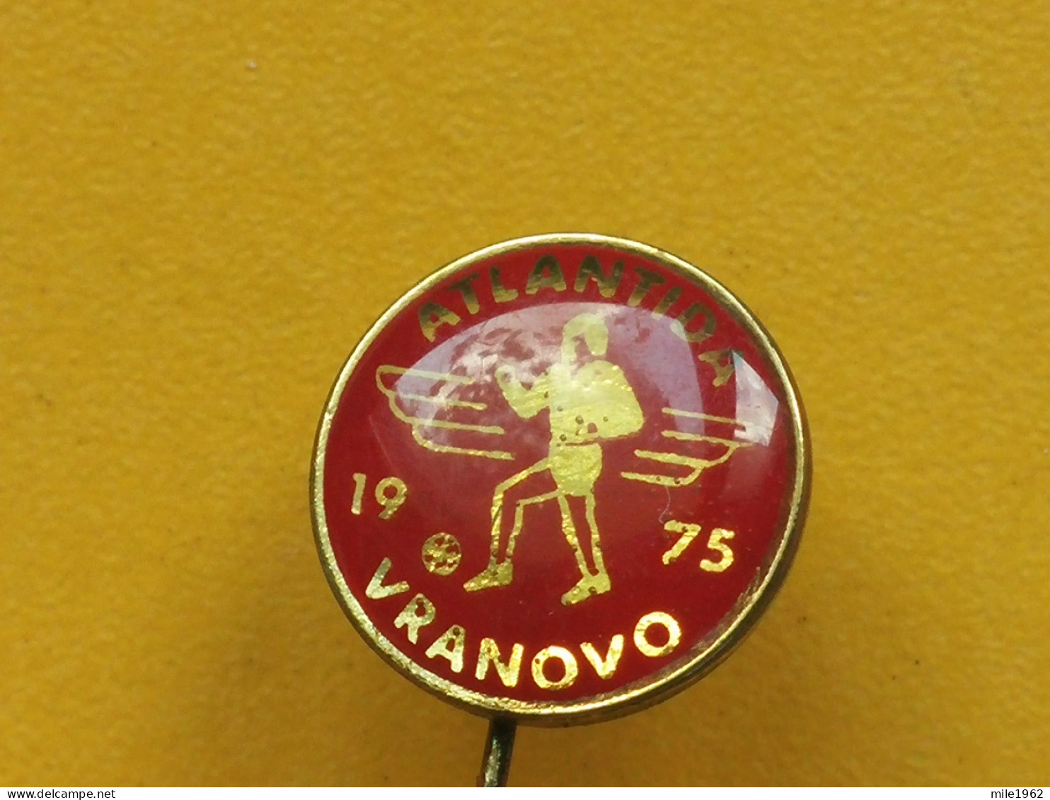 Badge Z-22-13 - SOCCER, FOOTBALL CLUB ATLANTIDA VRANOVO - Football