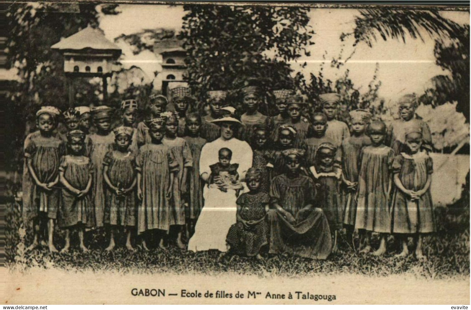 CPA   Gabon  -   Ecole De Filles De Mme Anne à TALAGOUGA - Gabon