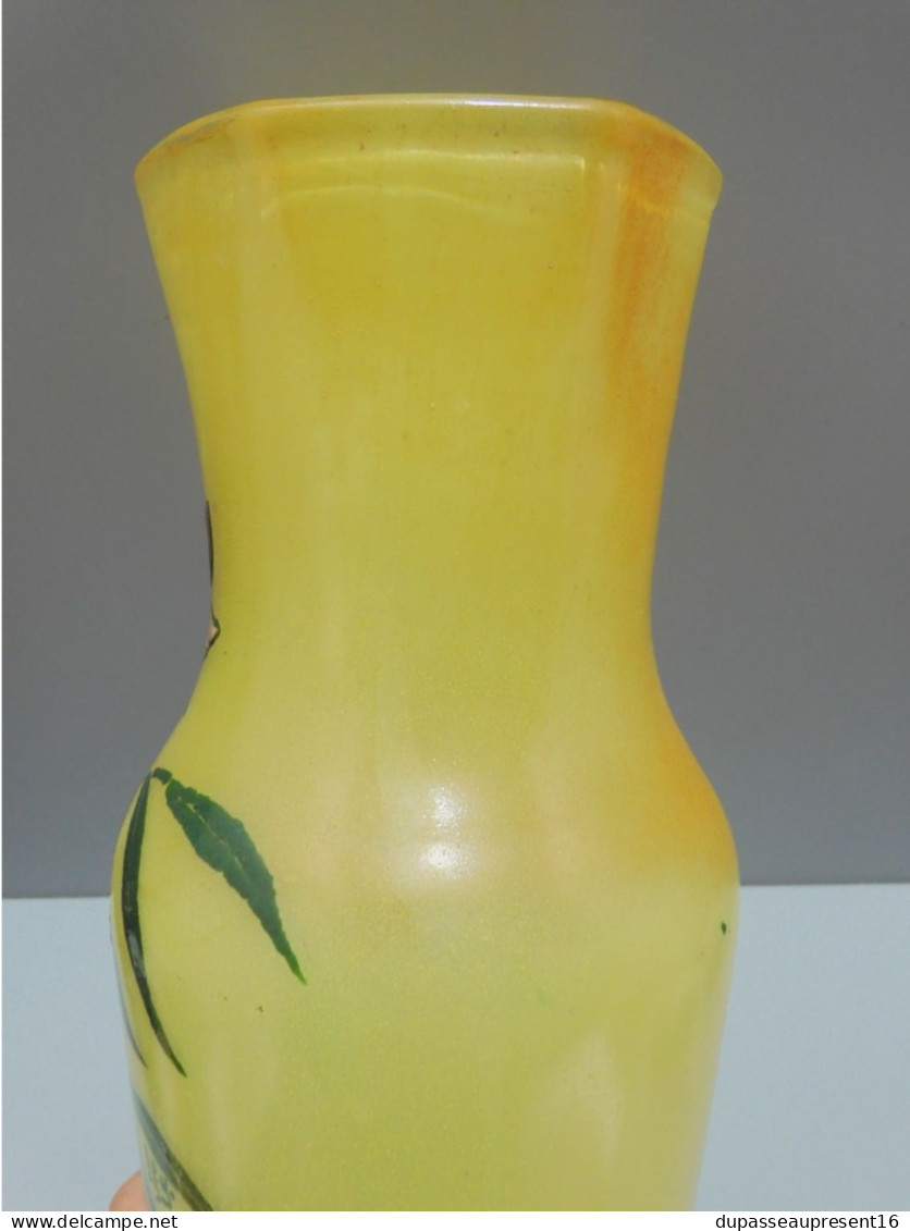 -JOLI VASE VERRE LEGRAS émaillé fleurs émail peint jaune & émail extérieur    E