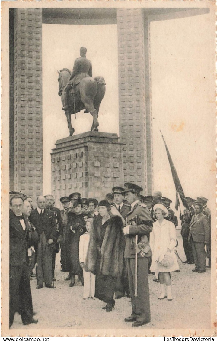 FAMILLES ROYALES - La Famille Royale à L'inauguration Du Monument Roi Albert à Nieuport - Carte Postale Ancienne - Familles Royales