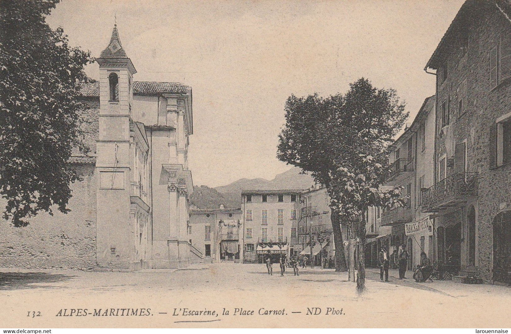 06 - L' ESCARENE - La Place Carnot - L'Escarène