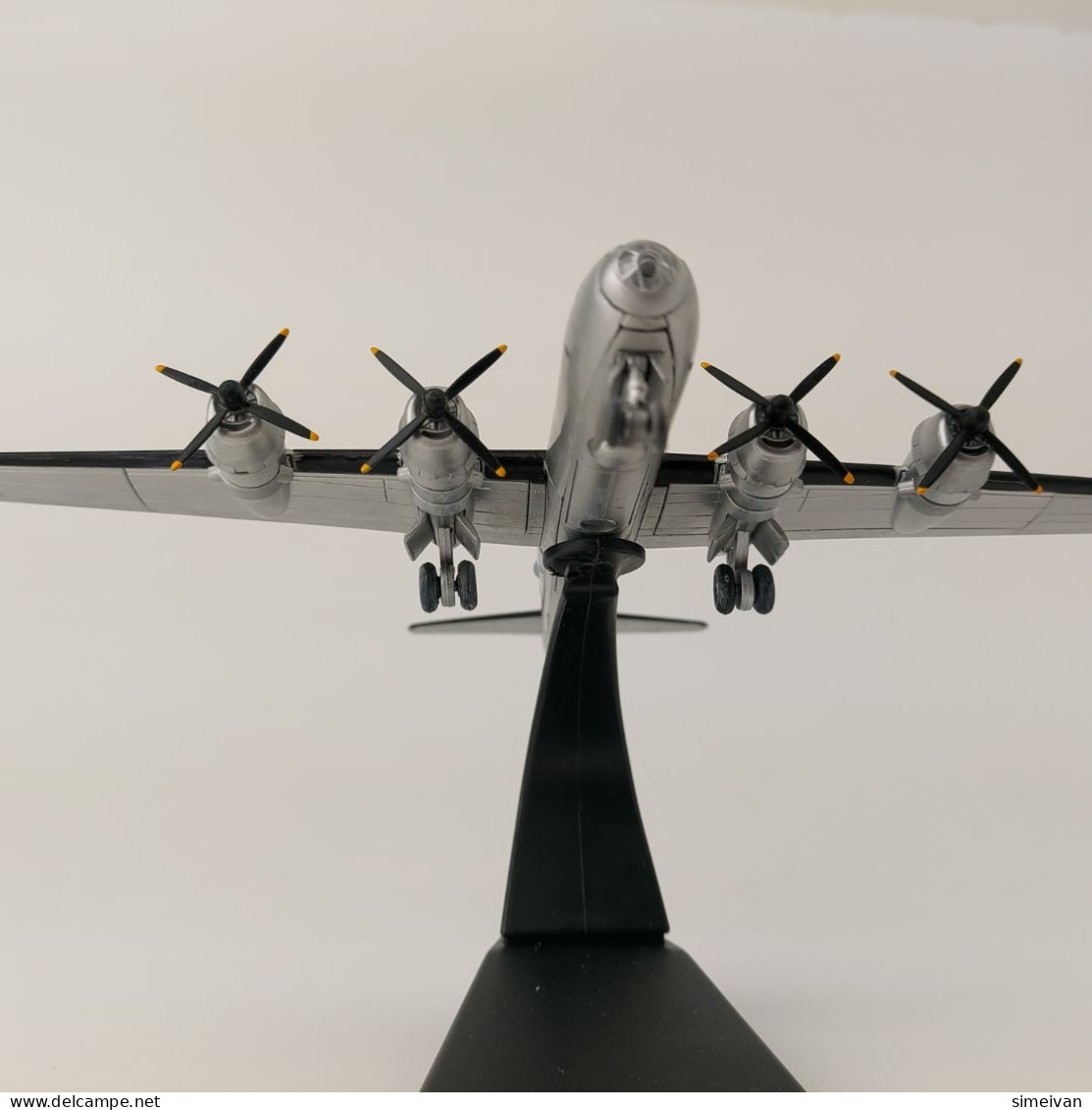 Diecast Model Fighter Aircraft 1952 Boeing B-29A Superfortress AmerCom 1:200 #5425