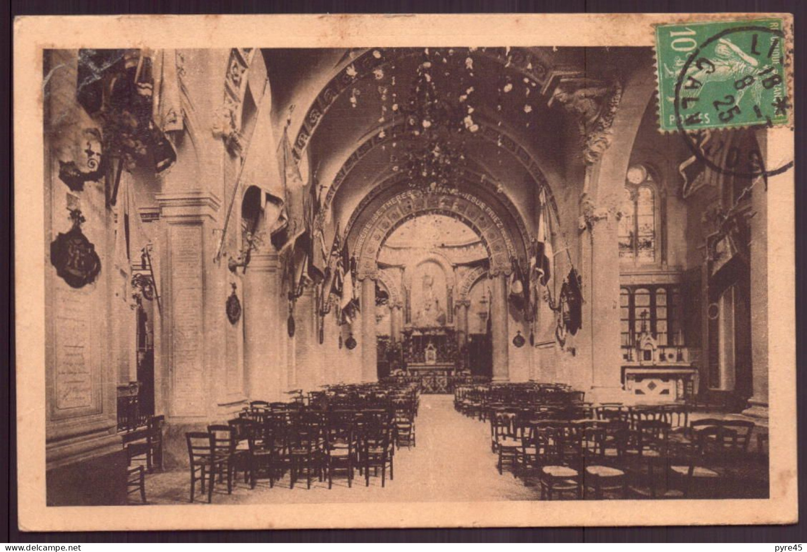 LA CHAPELLE DES CARMELITES DE LISIEUX PAREE POUR LES FETES DU TRIDUUM - Kirchen U. Kathedralen