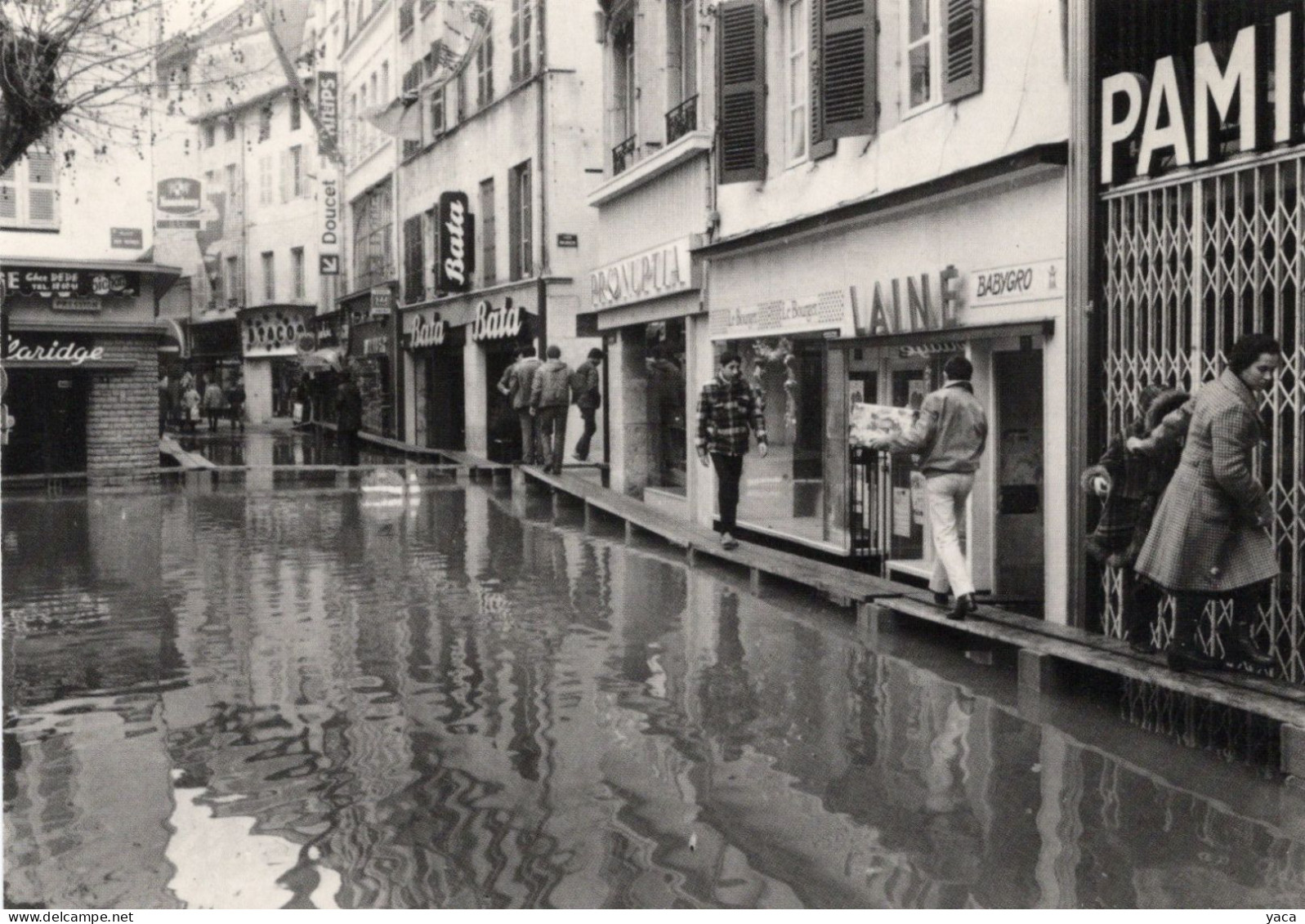 Macon - Inondations 1981 - Place Aux Herbes - Floods