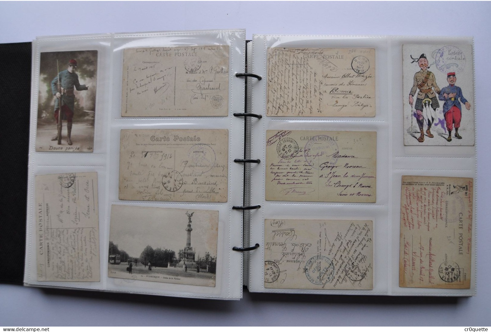 # THEME - MILITARIA / ALBUM MILITAIRE de 390 CARTES POSTALES