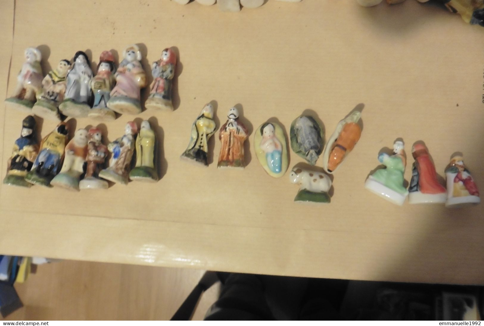 20 fèves nativité Personnages de crèche provençale santons