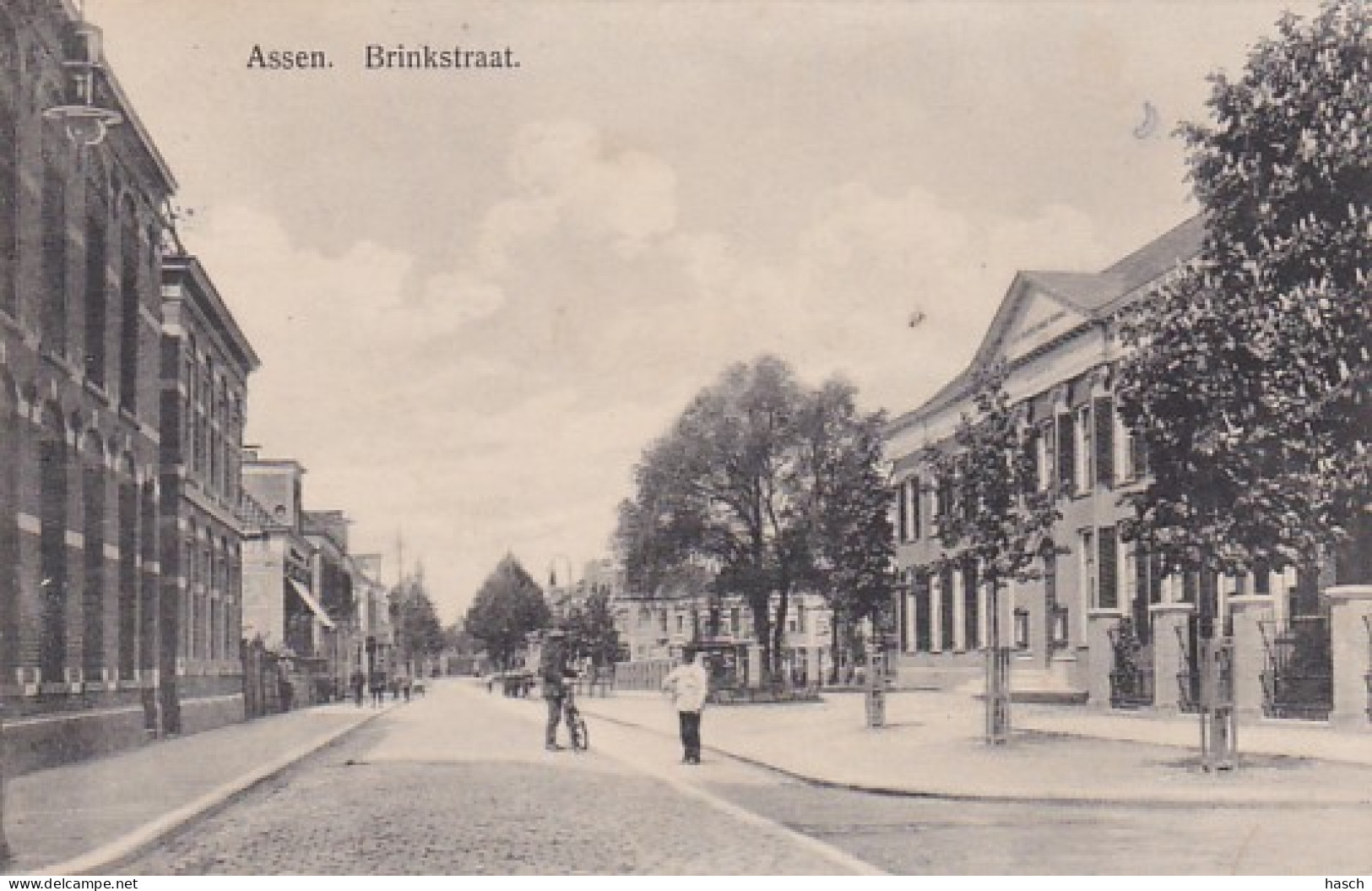 484471Assen, Brinkstraat. (poststempel 1915)(rechterkant Een Vouw Zie Achterkant) - Assen