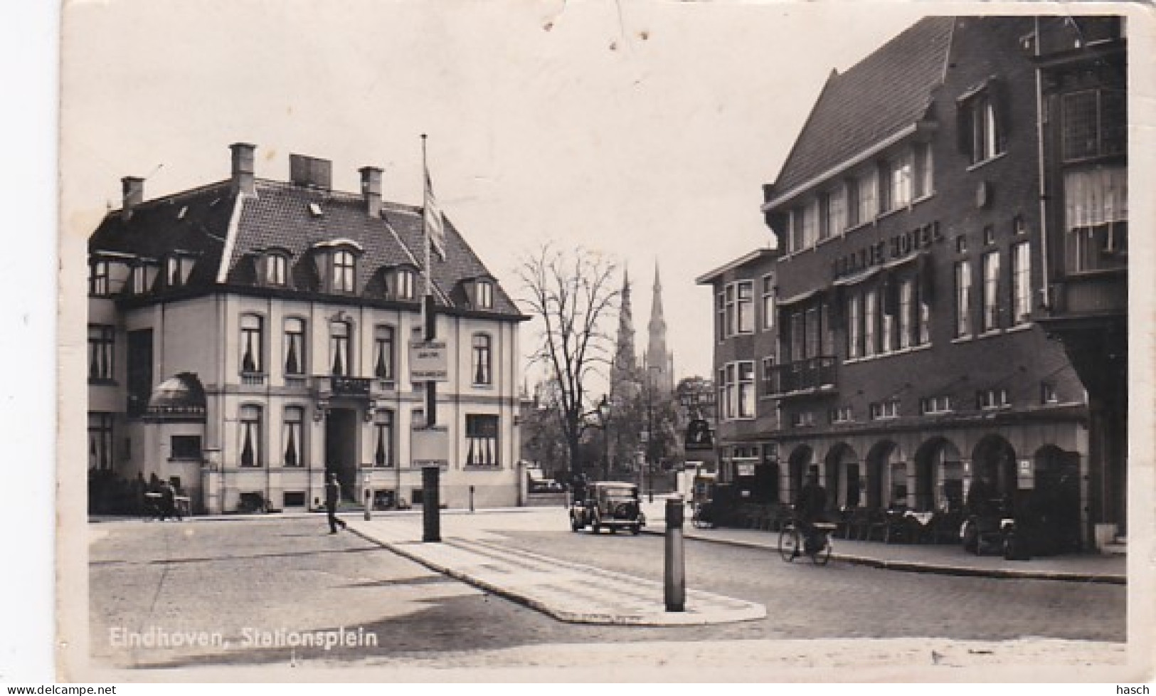 4844389Eindhoven, Stationplein. (diverse Vouwen, Punaisegaatjes) - Eindhoven