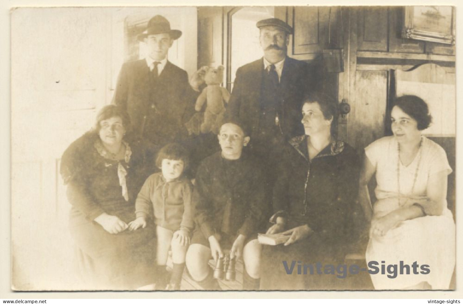 Large Family With Teddy Bear / Binoculars (Vintage RPPC ~1910s) - Jeux Et Jouets