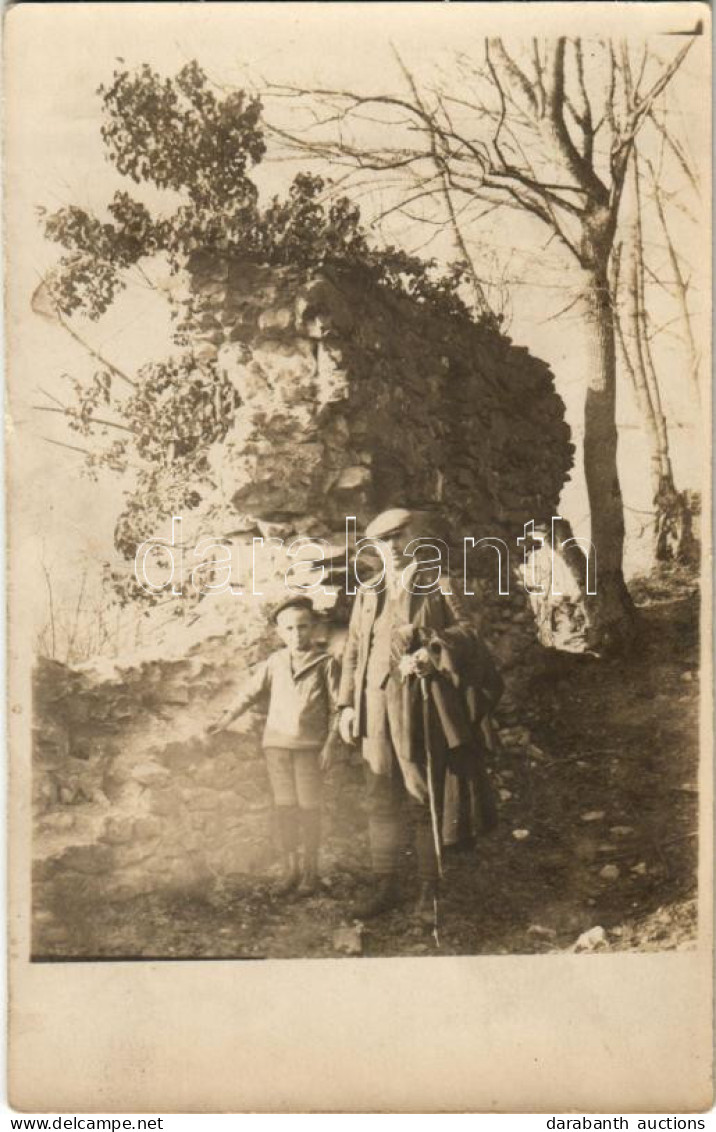 * T2/T3 Nevicke, Nevytske, Nyevicke (Ungvár, Uzhhorod, Uzhorod); Neviczkei Várrom / Castle Ruins. Photo (Rb) - Zonder Classificatie